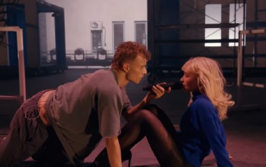 Sugar Talking吉他谱_Sabrina Carpenter_F调弹唱谱_图片六线谱