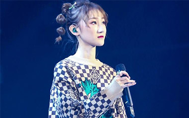白山茶吉他谱_陈雪凝_C调简单版弹唱谱_图片六线谱