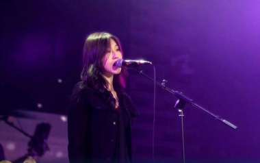 窗外小雨吉他谱_四熹丸子_C调原版弹唱谱_图片六线谱