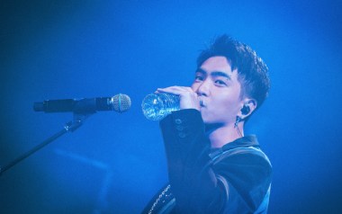 低空飞行吉他谱_沈以诚_C调指法简单版_图片六线谱