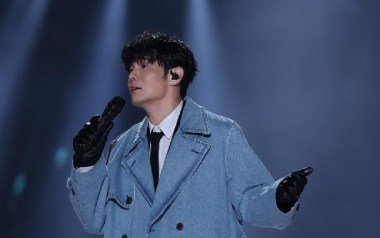 都一样吉他谱_李荣浩_A调指法弹唱谱_图片六线谱