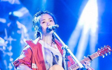 二十岁的某一天吉他谱_花粥_G调指法_图片六线谱