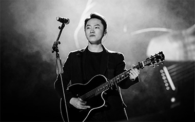 给我一点温度吉他谱_梁博_F调原版弹唱谱_图片六线谱