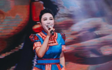 红雪莲吉他谱_乌兰托娅_G调指法原版弹唱谱_图片六线谱