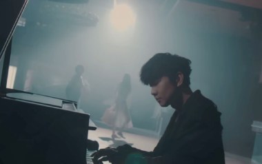孤独娱乐吉他谱_林俊杰_C调指法原版弹唱谱_图片六线谱