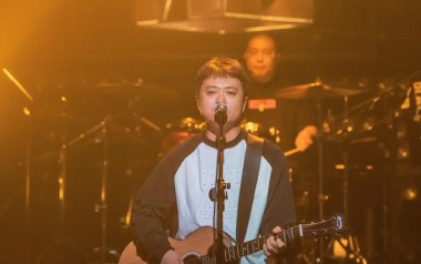 嘿抬头吉他谱_贰佰_C调指法原版弹唱谱_图片六线谱