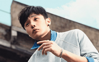 年少有为吉他谱_李荣浩_G调指法弹唱谱_图片六线谱