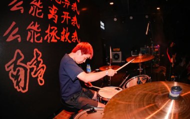 秋日苦难吉他谱_南青乐队_G调扫弦版弹唱谱_图片六线谱