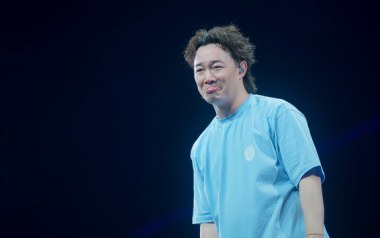 全世界失眠吉他谱_陈奕迅_D调指法弹唱谱_图片六线谱
