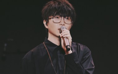入海吉他谱_毛不易_降E调指法弹唱谱_图片六线谱