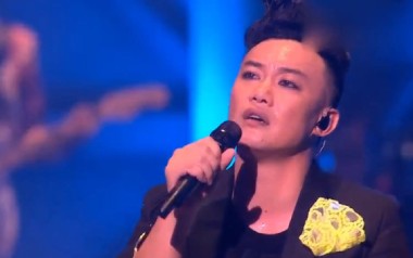 信任吉他谱_陈奕迅_A调指法扫弦版弹唱谱_图片六线谱