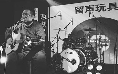 胸大的姑娘吉他谱_留声玩具_C调原版弹唱谱_图片六线谱