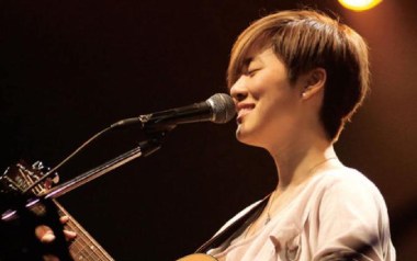 追光者吉他谱_岑宁儿_G调指法简单版_图片六线谱